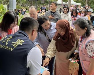 移民署台北服務站參與開齋節活動  「移」番賞宣導吸引民眾