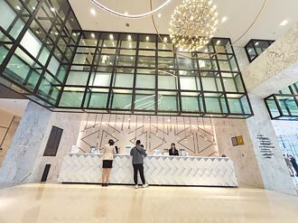 包機、結盟攬客 業者開源自救