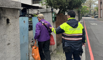 我怎麼走到這裡來的？阿北街頭迷航 暖警成救星送返家