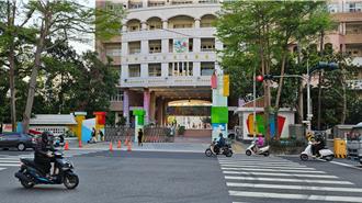 高雄校門口紅綠燈不閃黃燈了 民眾憂「梅花燈」惡夢再現