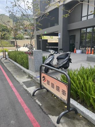 「怪怪的」訪友停車遭罰違停　地上紅線竟是私自繪製