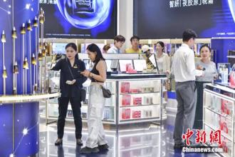 中新社東西問》海南自貿港如何深化與全球自貿園區的合作？（遲福林）