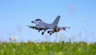 誰擊落烏軍F-16？退役少將揭3種可能