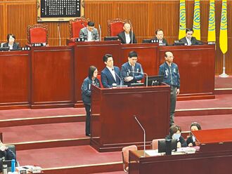 蔣萬安洗臉簡舒培 正義回擊