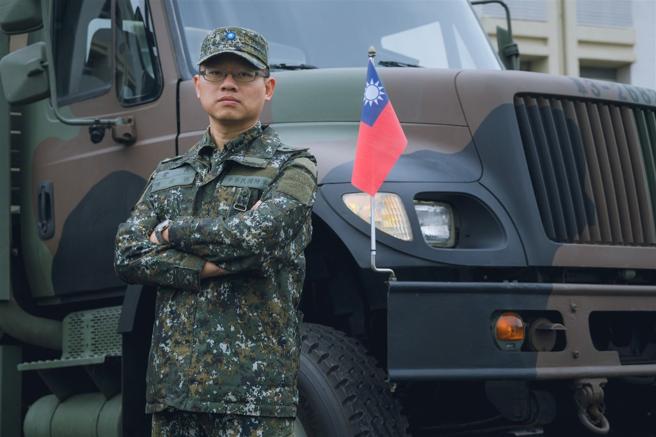 营长陈中校。（记者陈怡璇摄）
