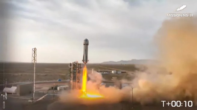 NS-31太空任務帶著6名女太空人升空的瞬間。(圖/Blue Origin )