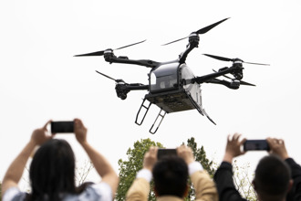 陆「飞行汽车」获营运许可 迈入商业营运