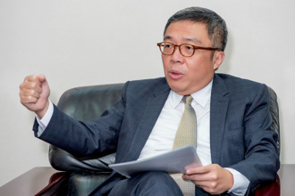 股權借名風波反遭告違反個資　前券商公會理事長賀鳴珩一審無罪