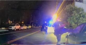 驚險畫面曝！深夜闖紅燈拒檢  宜蘭警出棍、腳踹破窗逮2毒蟲