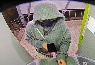 星國女車手雲林狂提746萬    離境前機場被捕遭收押