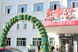 连医院红十字也被涂绿！河北「改招牌」网炸锅 负责人遭免职