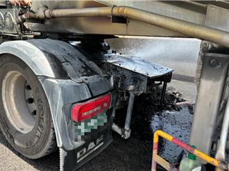 國道1號罐車「車後輪冒火」卡楠梓交流道　駕駛驚險逃生