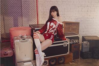 安心亚秀108公分性感长腿辣翻 自爆被4男狂追约会