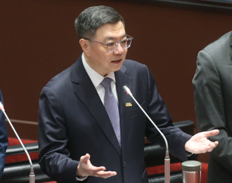 「吃饭先付7成」卓荣泰傻眼 医呛：健保打脸行政院长