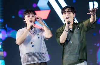 展榮展瑞公開新喜訊！同台「超大咖天后」現身泰國潑水節