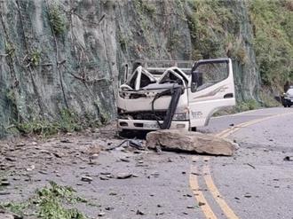 快訊》落石砸車1死1傷！北橫宜蘭支線意外 奪命現場曝光