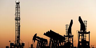 2利空 高盛估油價跌到明年