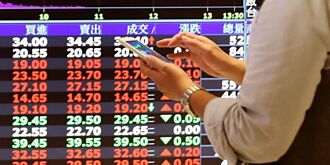 長榮航、啟碁搶運 權證火