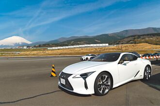 富士賽道ＸLexus 打造奢華駕駛體驗