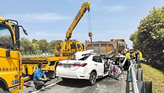 國道3號追撞砂石車 轎車駕駛身亡