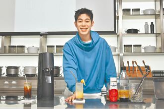 詹懷雲夢想開咖啡廳 秀調飲身手