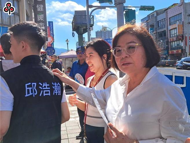 国民党青年军因罢免双吴涉幽灵连署，被检调约谈搜索并交保。对此，国民党北市党部主委黄吕锦茹怒批政治迫害，党部也会支持青年团体，完成罢双吴2阶段连署。（本报资料照片）