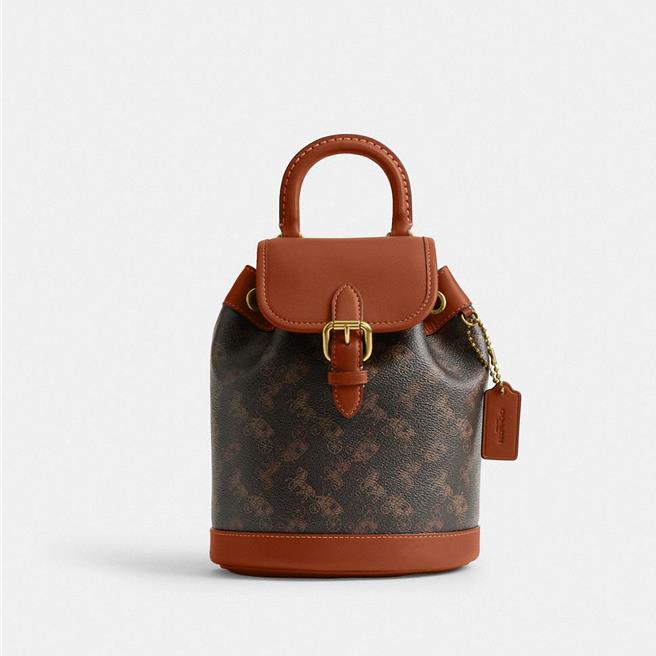 宏匯廣場COACH、MICHAEL KORS璀璨女王節首11日單筆滿1萬元贈1000元回饋。（宏匯廣場提供）