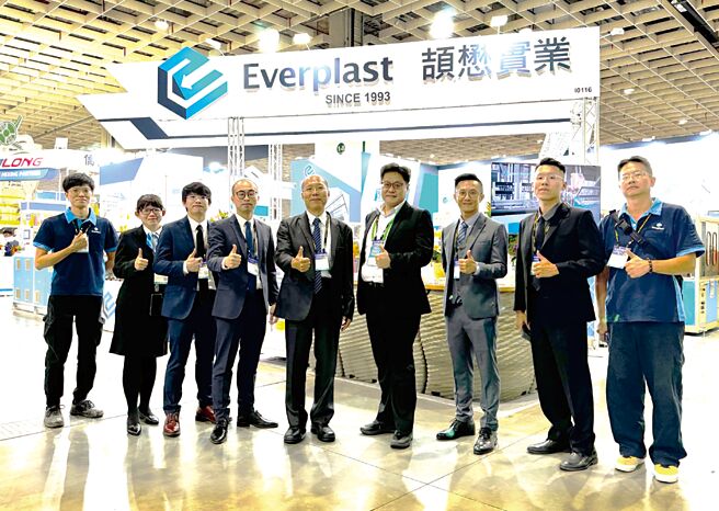 颉懋行销团队赴国外抢单。图／庄富安