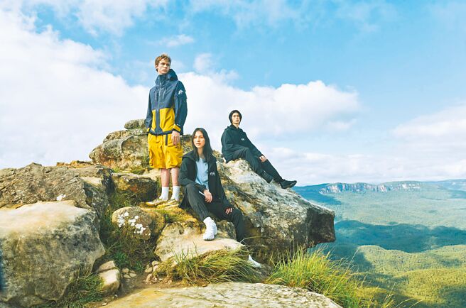 ECCO再度携手White Mountaineering推一系列限量服饰与鞋款，演绎山系潮流、机能美学的融合与碰撞。（ECCO提供）