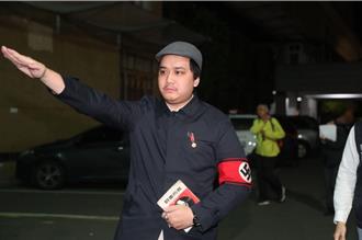 罷免領銜人穿納粹臂章行禮 李坤城嗆：朱立倫說清楚不要切割