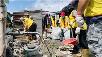 獨居雙老家園雜亂 台東地檢「黃衫軍」到府助清掃