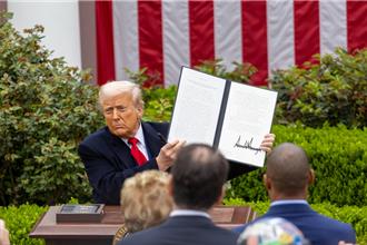 美對陸再加關稅到245％！陸官媒開嗆：搞國際笑話