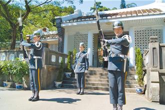 綠委促兩蔣陵寢改名、撤儀隊！ 國防部：5／10前邀府院開會