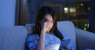 眼睛癢亂揉超傷 醫教1招快速止癢