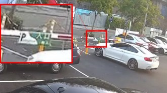 入口當出口？ BMW-M4駕駛硬闖 三寶監視器曝光