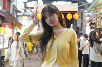 多圖》李珠珢現蹤臨江夜市！和它貼臉合影 可愛字跡成打卡聖地