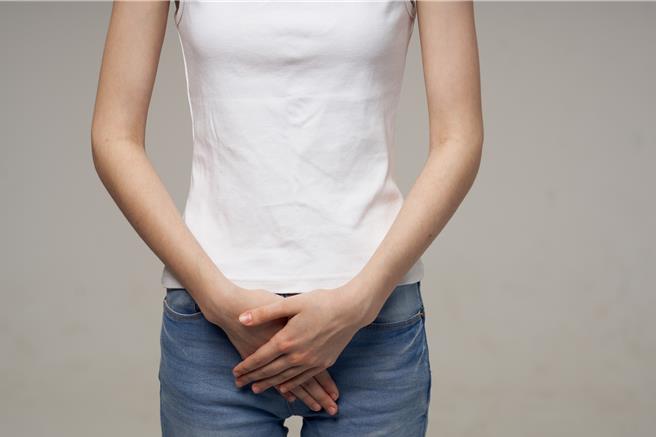 有些民眾白天频繁跑厕所、半夜又常被尿意叫醒中断睡眠，不仅生活品质饱受影响，也有可能是罹患「膀胱过动症」。（门诺医院提供／罗亦晽花莲传真）