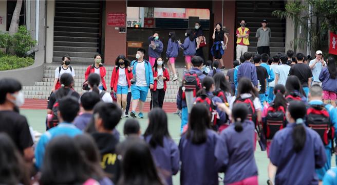 114学年统一入学测验将于4月底举行，技专校院入学测验中心今天表示，筛检阳性考生外出时需全程佩戴口罩。（示意图／本报资料照）