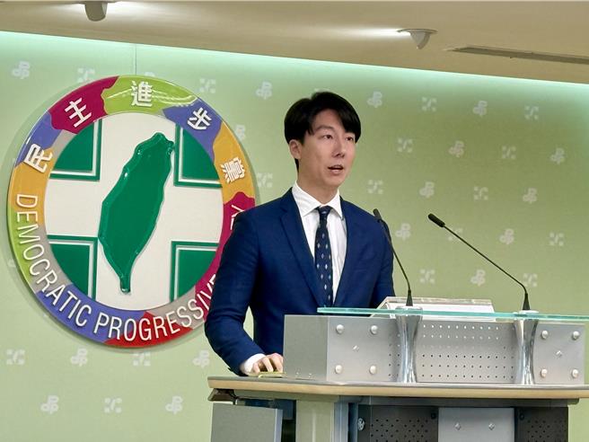 指罢绿干部举纳粹手势是讽绿共  民进党批朱立伦失格。资料照