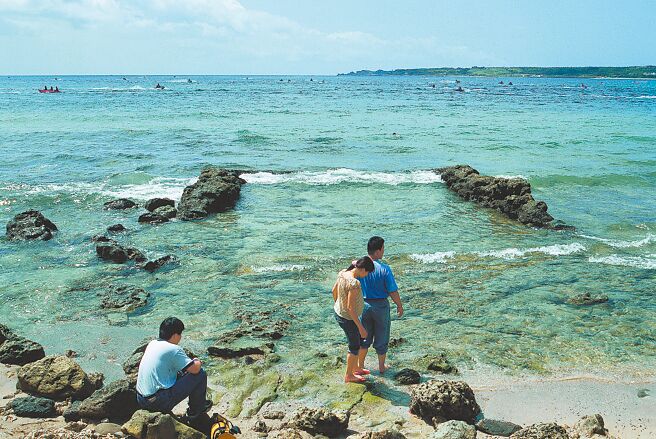 墾丁南灣現今還留有拖鯨道的遺跡。（墾管處提供／羅琦文屏東傳真）