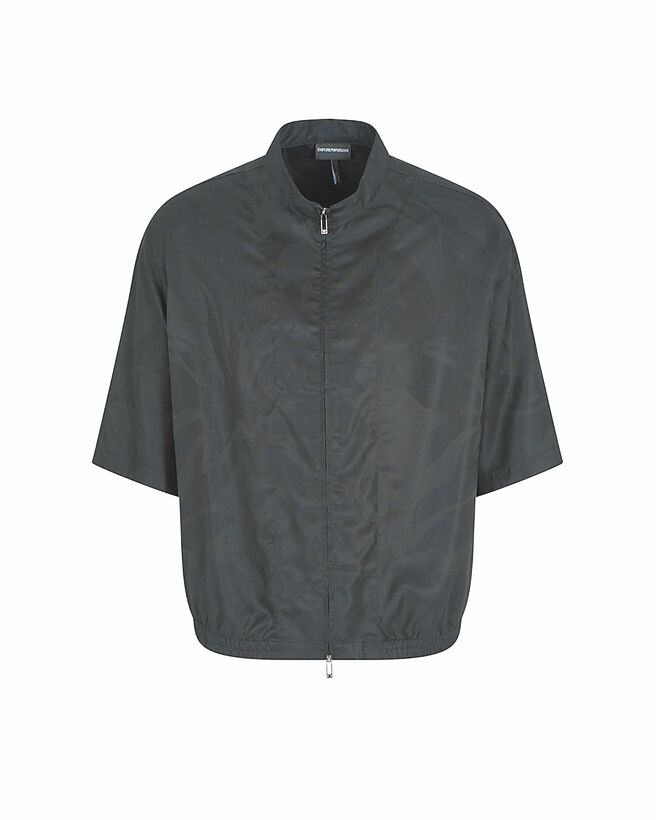 Emporio Armani黑色短版外套，1万1800元。（Emporio Armani提供）