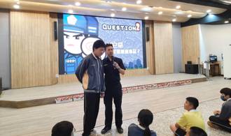 東港崁頂所新任所長初登場  反毒宣導與南榮學子同樂