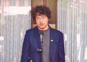 遭港媒爆「父賺上億紅錢、有大陸小三」？沈伯洋回應了