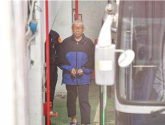 檢察官：真有不雅片 放在行動硬碟這「路徑」！柯文哲冷笑