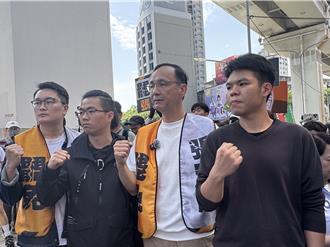 正義青年現身合體朱立倫　不怕二階段連署計畫受影響