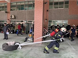 避免火場悲劇重演！基隆消防局辦自救訓練 200打火弟兄完訓