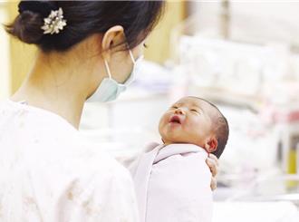 台北生育獎勵金年發逾1.7萬件 15％民眾「領完就遷出」 