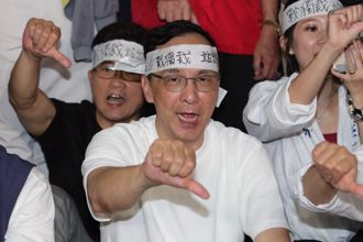 朱立倫「26日上凱道罷免獨裁者」   警方第二次舉牌警告