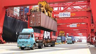 美国对中 课245％关税