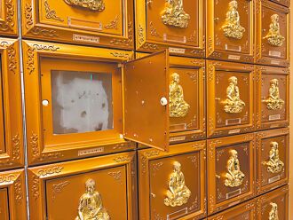 佛像鏽蝕 大園生命園區拚除溼